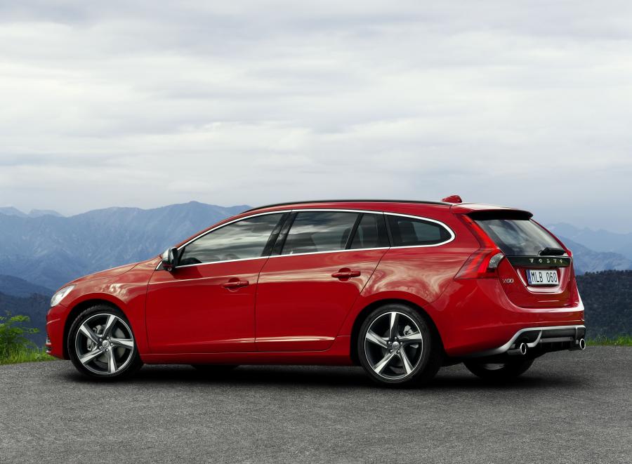  Volvo V60 R-Design 2011 года  (фото 8 из 9)